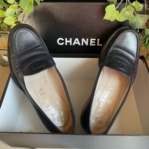 Chanel Vintage NAVY Loafers